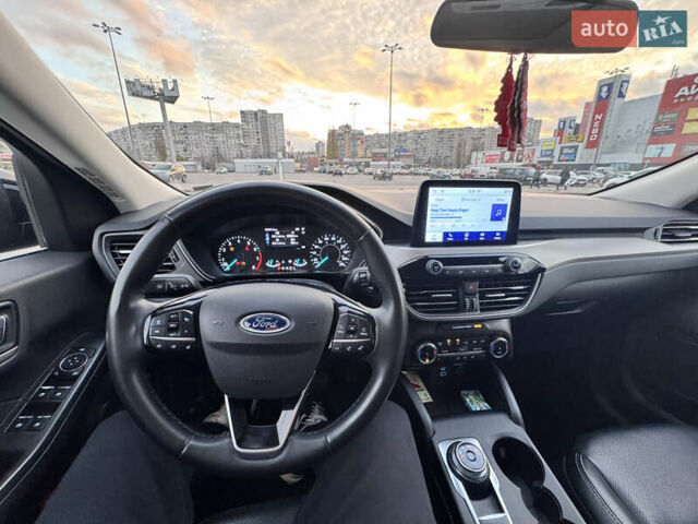 Черный Форд Эскейп, объемом двигателя 0 л и пробегом 90 тыс. км за 19500 $, фото 7 на Automoto.ua