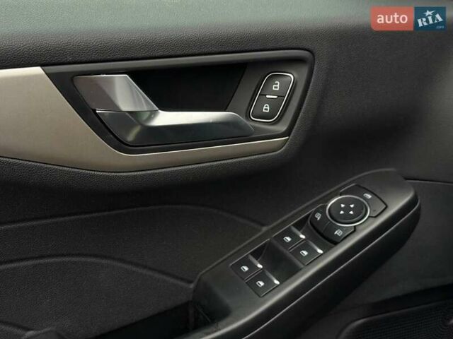 Черный Форд Эскейп, объемом двигателя 0 л и пробегом 52 тыс. км за 17900 $, фото 18 на Automoto.ua