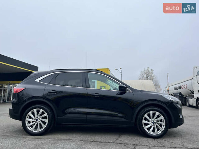 Черный Форд Эскейп, объемом двигателя 2 л и пробегом 41 тыс. км за 20800 $, фото 35 на Automoto.ua