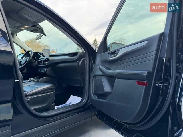 Чорний Форд Ескейп, об'ємом двигуна 2 л та пробігом 31 тис. км за 22900 $, фото 57 на Automoto.ua