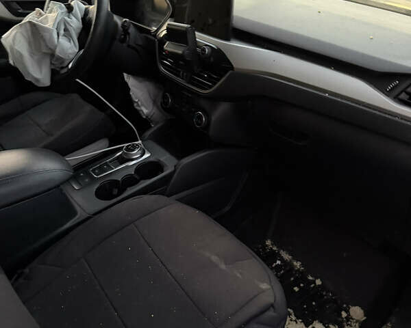 Черный Форд Эскейп, объемом двигателя 0 л и пробегом 70 тыс. км за 10000 $, фото 10 на Automoto.ua