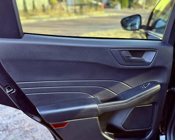 Чорний Форд Ескейп, об'ємом двигуна 1.5 л та пробігом 50 тис. км за 16500 $, фото 18 на Automoto.ua