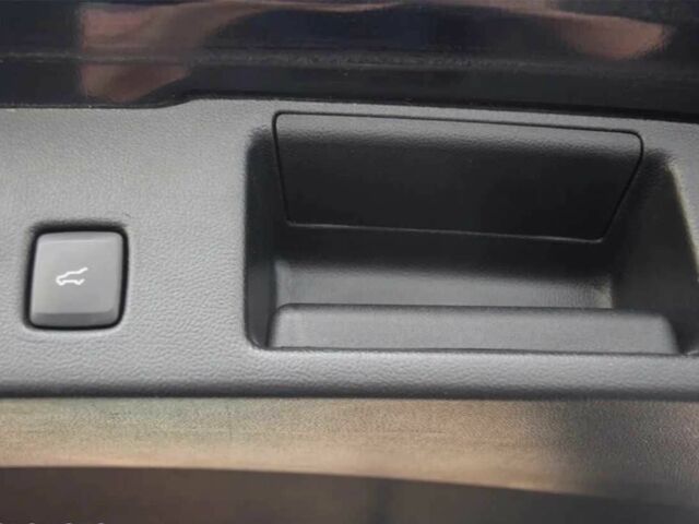 Черный Форд Эскейп, объемом двигателя 2 л и пробегом 71 тыс. км за 12300 $, фото 6 на Automoto.ua