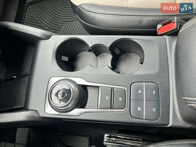 Черный Форд Эскейп, объемом двигателя 2 л и пробегом 42 тыс. км за 20000 $, фото 39 на Automoto.ua