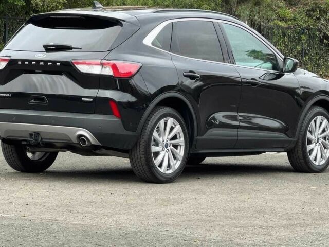 Черный Форд Эскейп, объемом двигателя 2 л и пробегом 27 тыс. км за 17900 $, фото 3 на Automoto.ua