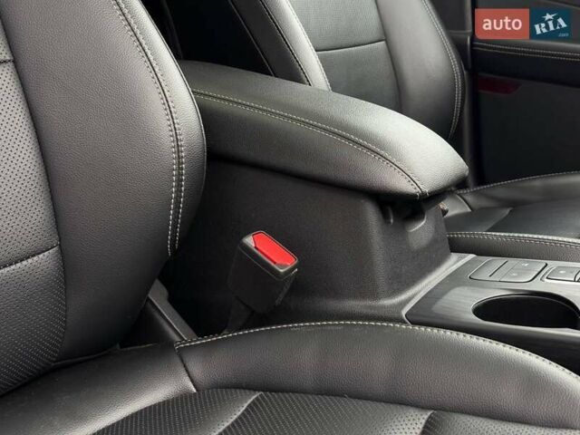 Черный Форд Эскейп, объемом двигателя 0 л и пробегом 52 тыс. км за 17900 $, фото 56 на Automoto.ua