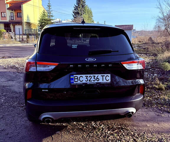 Чорний Форд Ескейп, об'ємом двигуна 1.5 л та пробігом 50 тис. км за 16500 $, фото 4 на Automoto.ua