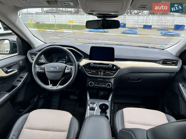 Черный Форд Эскейп, объемом двигателя 2 л и пробегом 41 тыс. км за 20800 $, фото 47 на Automoto.ua