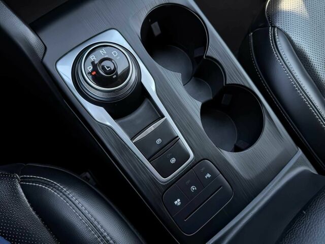 Чорний Форд Ескейп, об'ємом двигуна 2 л та пробігом 18 тис. км за 17350 $, фото 12 на Automoto.ua