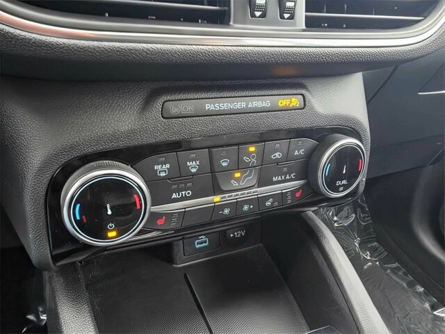 Черный Форд Эскейп, объемом двигателя 2 л и пробегом 17 тыс. км за 11900 $, фото 9 на Automoto.ua