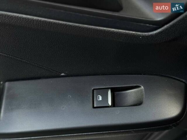 Чорний Форд Ескейп, об'ємом двигуна 2 л та пробігом 31 тис. км за 22900 $, фото 43 на Automoto.ua