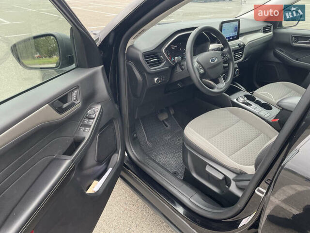 Чорний Форд Ескейп, об'ємом двигуна 1.5 л та пробігом 106 тис. км за 17999 $, фото 10 на Automoto.ua