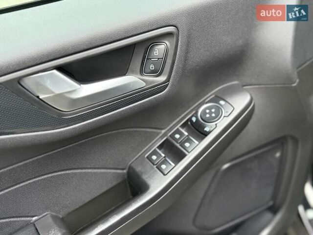 Черный Форд Эскейп, объемом двигателя 1.5 л и пробегом 19 тыс. км за 20999 $, фото 47 на Automoto.ua