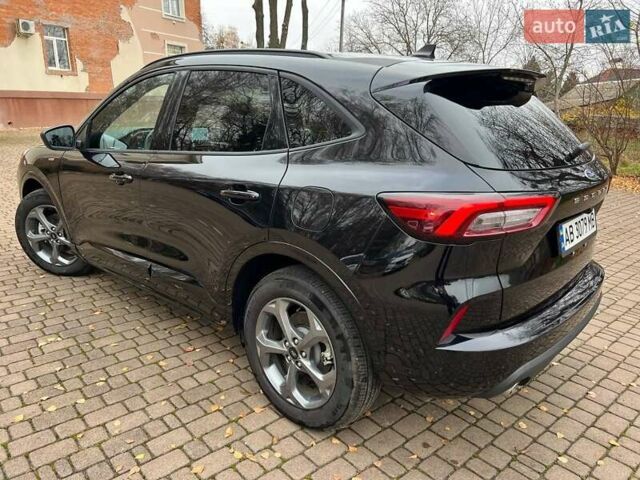 Черный Форд Эскейп, объемом двигателя 2.5 л и пробегом 22 тыс. км за 25000 $, фото 3 на Automoto.ua