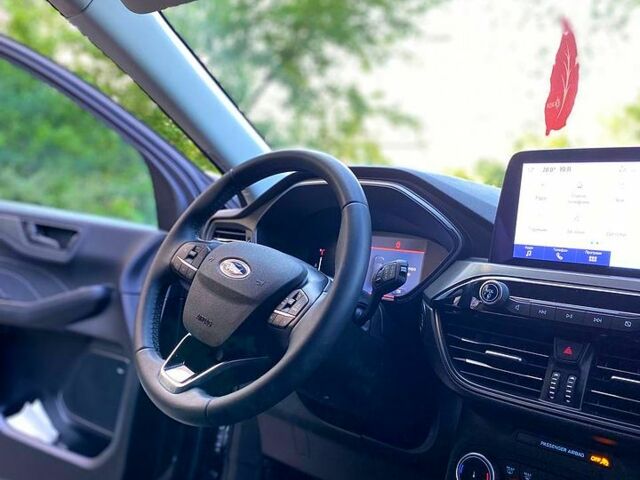 Черный Форд Эскейп, объемом двигателя 1.5 л и пробегом 40 тыс. км за 19900 $, фото 4 на Automoto.ua