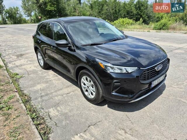 Черный Форд Эскейп, объемом двигателя 1.5 л и пробегом 8 тыс. км за 21900 $, фото 1 на Automoto.ua