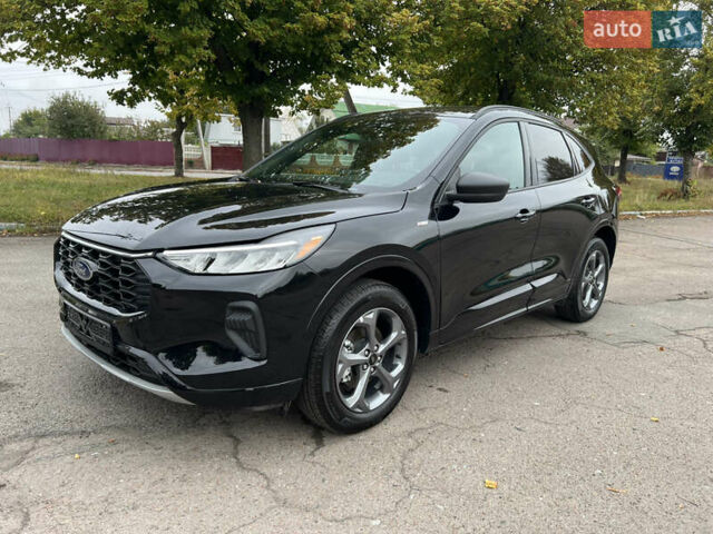 Черный Форд Эскейп, объемом двигателя 1.5 л и пробегом 10 тыс. км за 23900 $, фото 1 на Automoto.ua