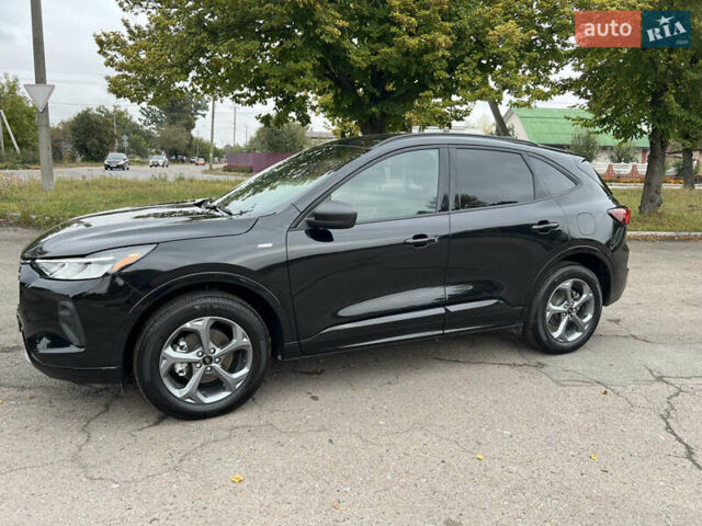 Черный Форд Эскейп, объемом двигателя 1.5 л и пробегом 10 тыс. км за 23900 $, фото 3 на Automoto.ua