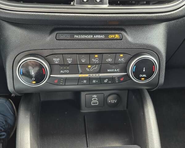 Черный Форд Эскейп, объемом двигателя 1.5 л и пробегом 8 тыс. км за 21900 $, фото 24 на Automoto.ua