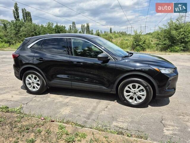 Черный Форд Эскейп, объемом двигателя 1.5 л и пробегом 8 тыс. км за 21900 $, фото 2 на Automoto.ua