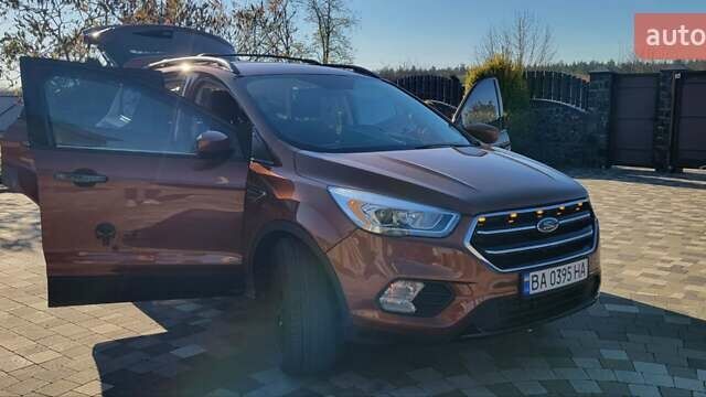 Коричневый Форд Эскейп, объемом двигателя 2.49 л и пробегом 260 тыс. км за 15300 $, фото 16 на Automoto.ua