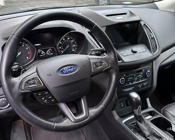 Коричневый Форд Эскейп, объемом двигателя 2 л и пробегом 118 тыс. км за 15900 $, фото 9 на Automoto.ua