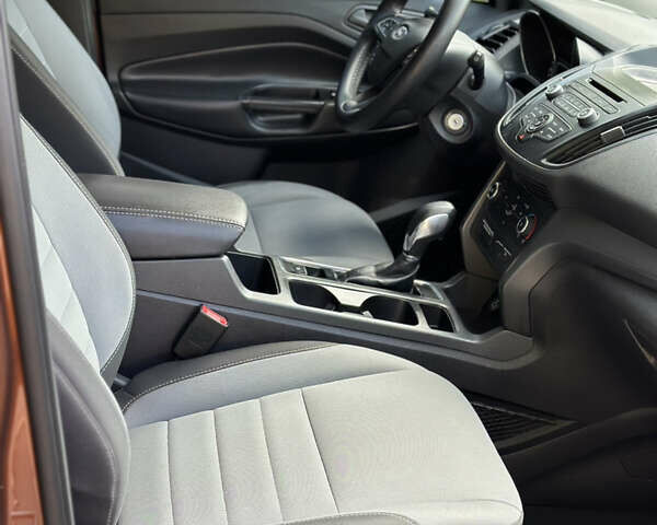 Коричневый Форд Эскейп, объемом двигателя 2.49 л и пробегом 180 тыс. км за 12999 $, фото 14 на Automoto.ua