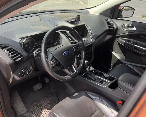 Коричневый Форд Эскейп, объемом двигателя 2 л и пробегом 131 тыс. км за 11500 $, фото 5 на Automoto.ua