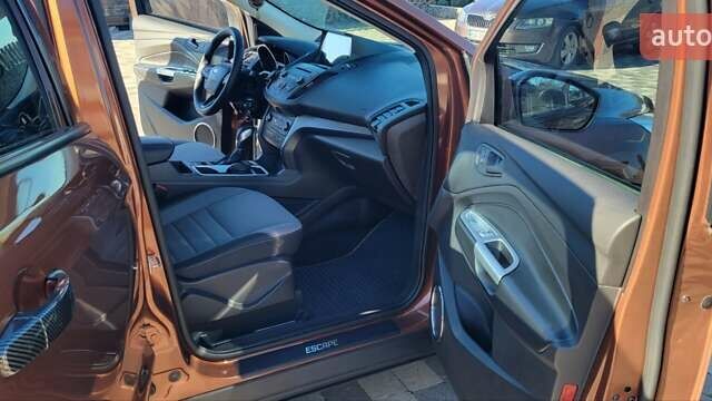 Коричневый Форд Эскейп, объемом двигателя 2.49 л и пробегом 260 тыс. км за 15300 $, фото 17 на Automoto.ua