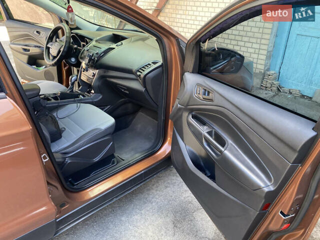 Коричневый Форд Эскейп, объемом двигателя 2.49 л и пробегом 240 тыс. км за 12800 $, фото 9 на Automoto.ua