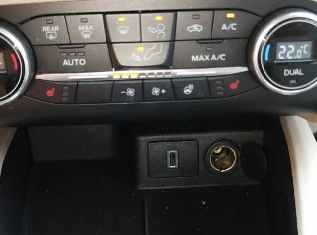 Коричневий Форд Ескейп, об'ємом двигуна 2 л та пробігом 100 тис. км за 9000 $, фото 4 на Automoto.ua