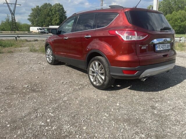 Красный Форд Эскейп, объемом двигателя 1.6 л и пробегом 129 тыс. км за 11000 $, фото 3 на Automoto.ua