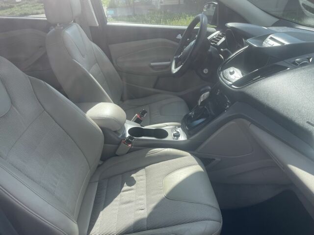 Красный Форд Эскейп, объемом двигателя 1.6 л и пробегом 129 тыс. км за 11000 $, фото 10 на Automoto.ua