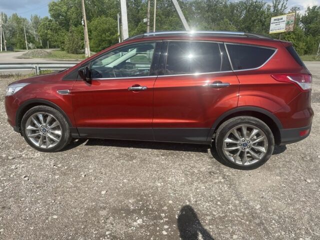 Красный Форд Эскейп, объемом двигателя 1.6 л и пробегом 129 тыс. км за 11000 $, фото 1 на Automoto.ua