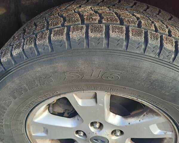 Красный Форд Эскейп, объемом двигателя 3 л и пробегом 230 тыс. км за 4999 $, фото 9 на Automoto.ua