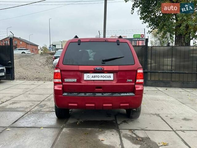 Красный Форд Эскейп, объемом двигателя 2.97 л и пробегом 224 тыс. км за 7990 $, фото 5 на Automoto.ua