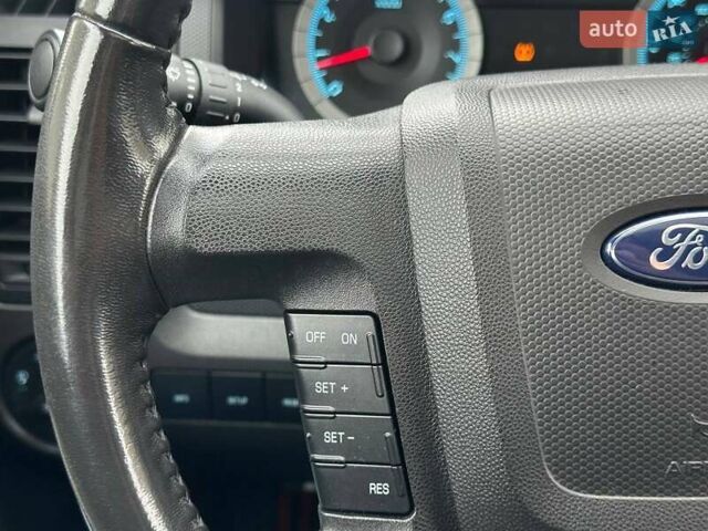 Красный Форд Эскейп, объемом двигателя 2.97 л и пробегом 224 тыс. км за 7990 $, фото 25 на Automoto.ua