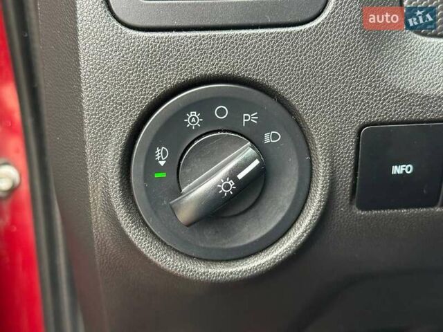 Червоний Форд Ескейп, об'ємом двигуна 2.97 л та пробігом 224 тис. км за 8490 $, фото 23 на Automoto.ua