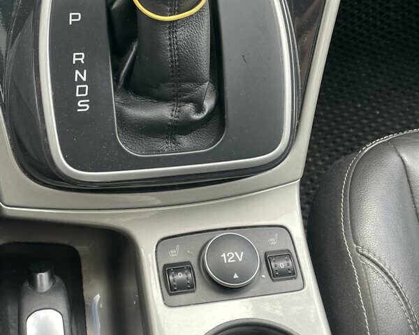 Форд Эскейп 2012 в Львове на Automoto.ua Красный Форд Эскейп, объемом двигателя 1.6 л и пробегом 162 тыс. км за 9000 $, фото 8 на Automoto.ua