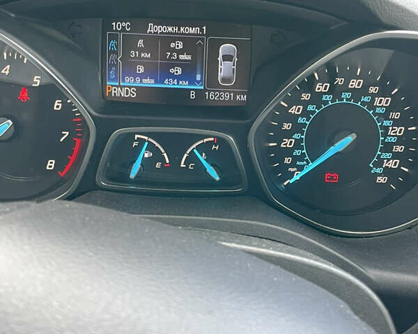 Форд Эскейп 2012 в Львове на Automoto.ua Красный Форд Эскейп, объемом двигателя 1.6 л и пробегом 162 тыс. км за 9000 $, фото 5 на Automoto.ua