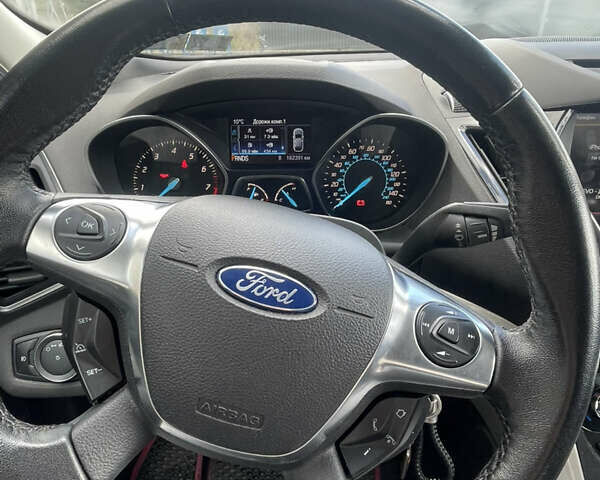 Форд Эскейп 2012 в Львове на Automoto.ua Красный Форд Эскейп, объемом двигателя 1.6 л и пробегом 162 тыс. км за 9000 $, фото 6 на Automoto.ua