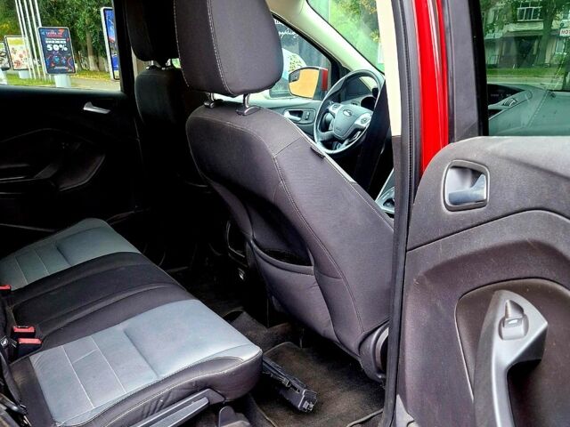 Форд Эскейп 2012 в Броварах на Automoto.ua Красный Форд Эскейп, объемом двигателя 1.6 л и пробегом 295 тыс. км за 10000 $, фото 9 на Automoto.ua