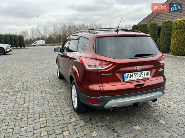 Красный Форд Эскейп, объемом двигателя 2 л и пробегом 206 тыс. км за 9500 $, фото 17 на Automoto.ua