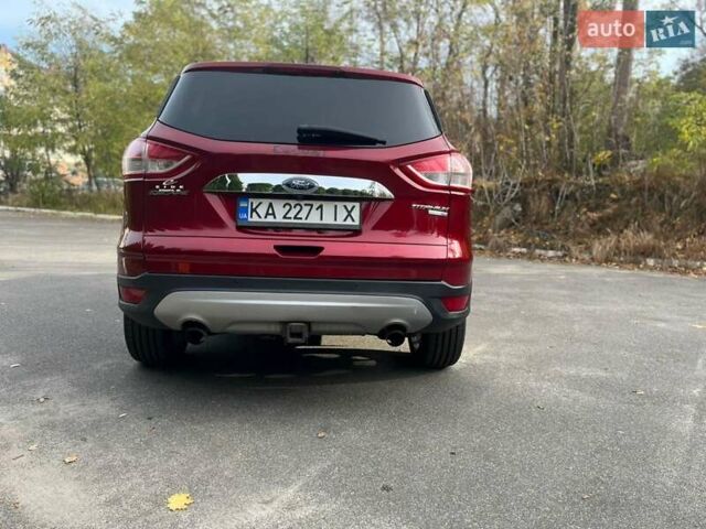 Красный Форд Эскейп, объемом двигателя 2 л и пробегом 148 тыс. км за 13250 $, фото 4 на Automoto.ua