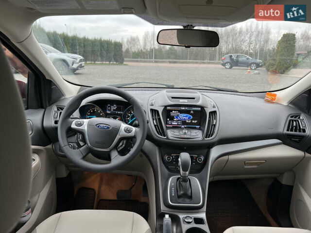 Красный Форд Эскейп, объемом двигателя 2 л и пробегом 206 тыс. км за 9500 $, фото 35 на Automoto.ua