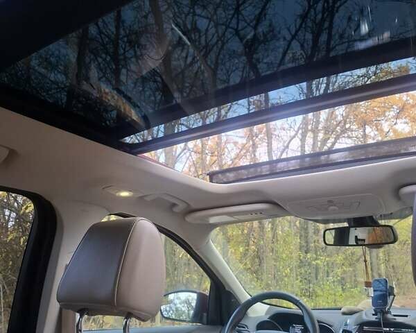 Красный Форд Эскейп, объемом двигателя 2 л и пробегом 118 тыс. км за 12700 $, фото 7 на Automoto.ua