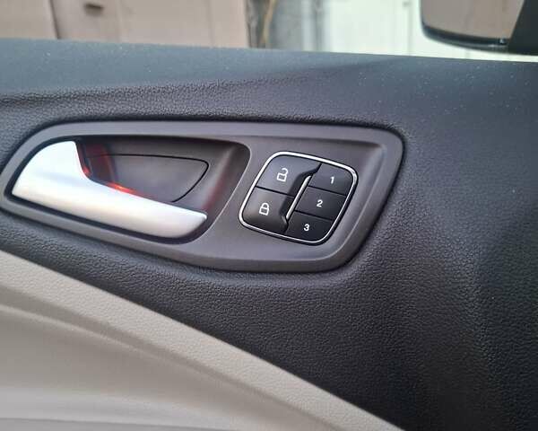 Красный Форд Эскейп, объемом двигателя 2 л и пробегом 118 тыс. км за 12700 $, фото 15 на Automoto.ua