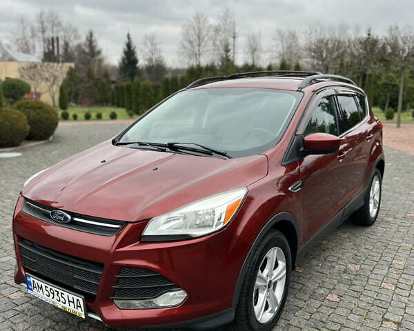 Красный Форд Эскейп, объемом двигателя 2 л и пробегом 206 тыс. км за 9500 $, фото 2 на Automoto.ua