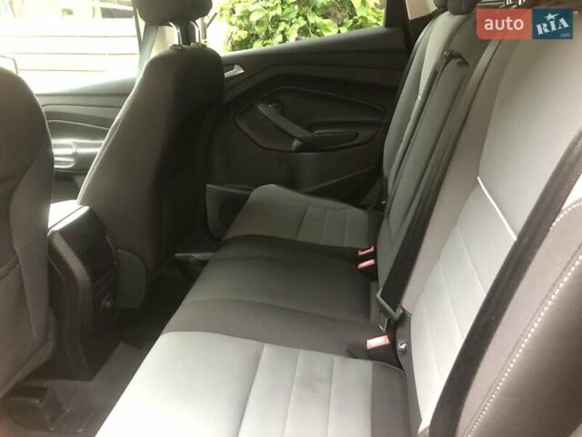 Червоний Форд Ескейп, об'ємом двигуна 1.6 л та пробігом 284 тис. км за 10500 $, фото 6 на Automoto.ua
