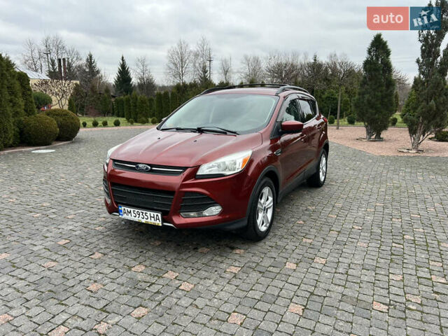 Красный Форд Эскейп, объемом двигателя 2 л и пробегом 206 тыс. км за 9500 $, фото 5 на Automoto.ua